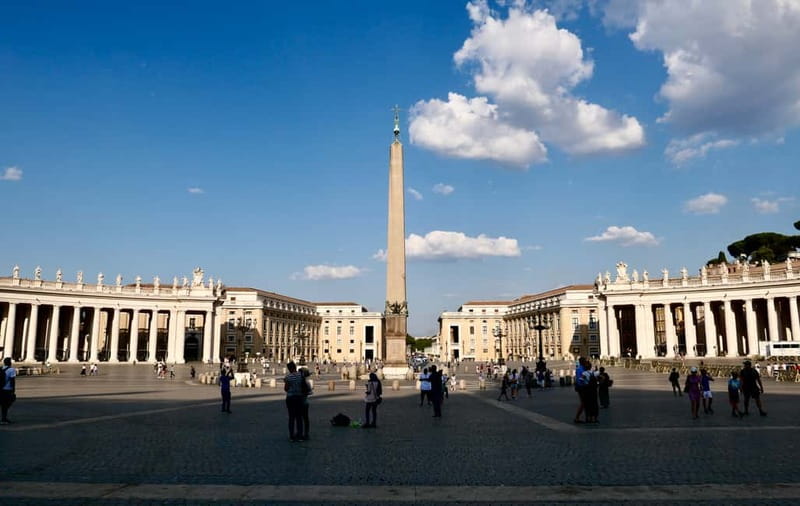 Rome: Guided Tour of St. Peter's Basilica, Grottoes & Square - Languages, group pace, and accessibility