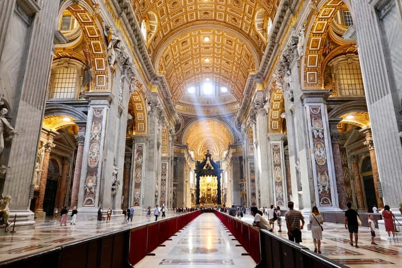 Rome: Guided Tour of St. Peter's Basilica, Grottoes & Square - The entrance line: the detail that changes the whole visit