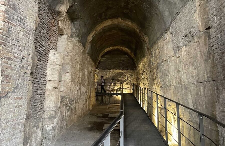 Rome: Guided Tour of the Colosseum Underground - Entering the Colosseum through restricted areas