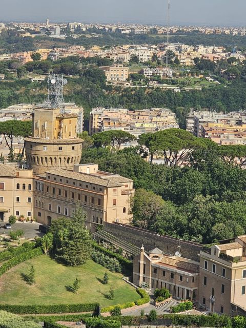 Rome: St. Peter's Basilica, Dome, and Vatican Grottoes Tour - What the guides add