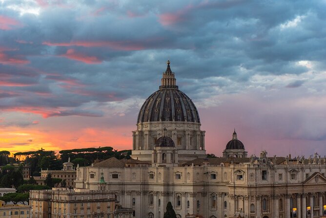 Rome: St. Peter's Basilica, Dome Climb, and Underground Tour - The guides are the heart of the experience