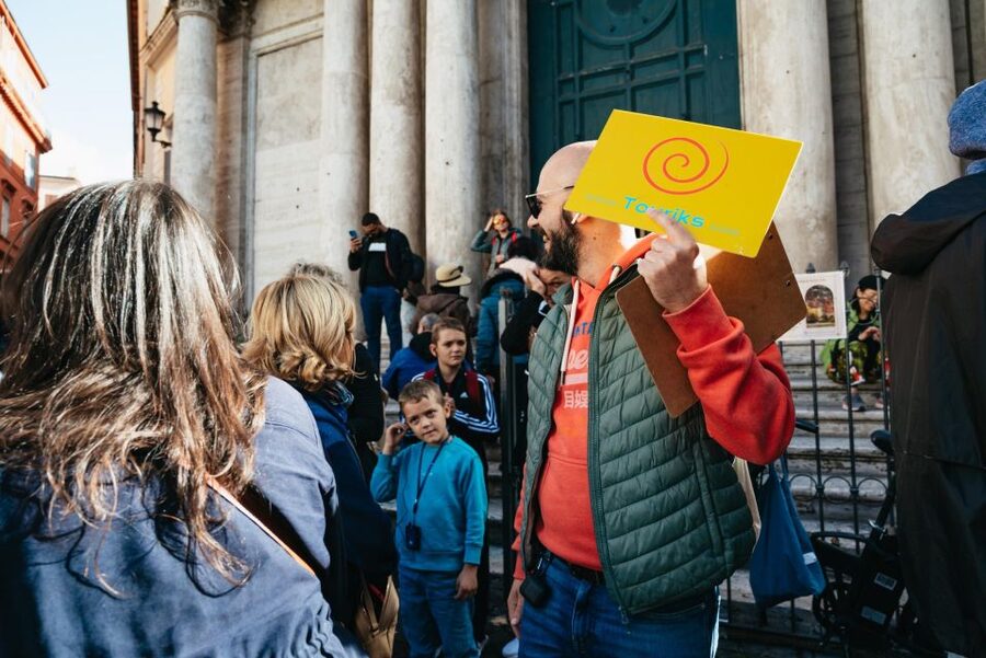 Rome: Trevi Fountain and Underground Guided Tour - Why the guide makes a short tour worthwhile