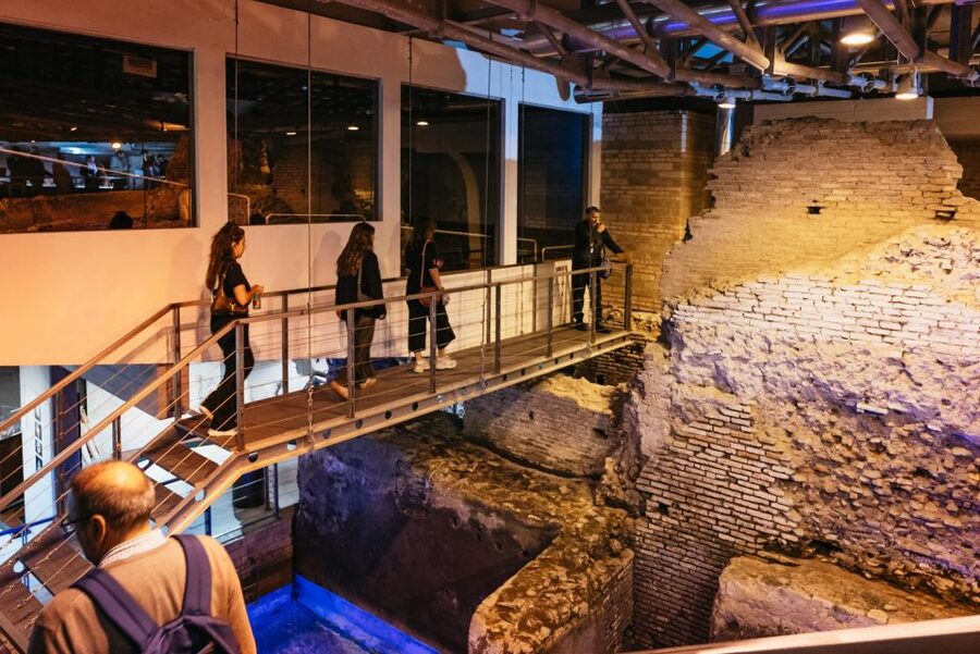 Rome: Trevi Fountain and Underground Guided Tour - A brisk 40 minutes, with little wasted time