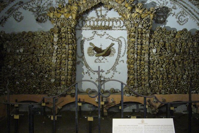 Rome Underground: Catacombs Tour, Aqueducts and Appian Way - What happens below ground in the catacombs