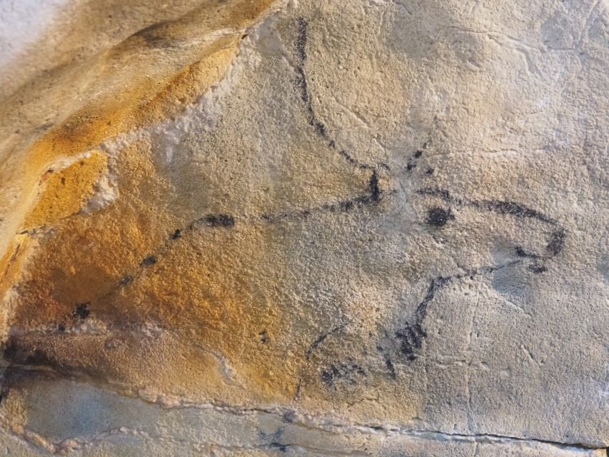 Santander: El Castillo Caves & Paleolithic Art Tour - Puente Viesgo and the time question