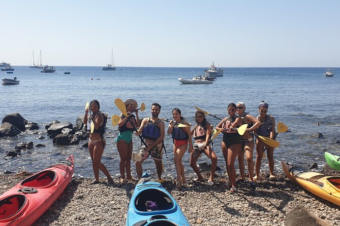 Santorini Sea Kayak - South Discovery, Small Group incl. Sea Caves and picnic - Guides, instruction, and the group atmosphere