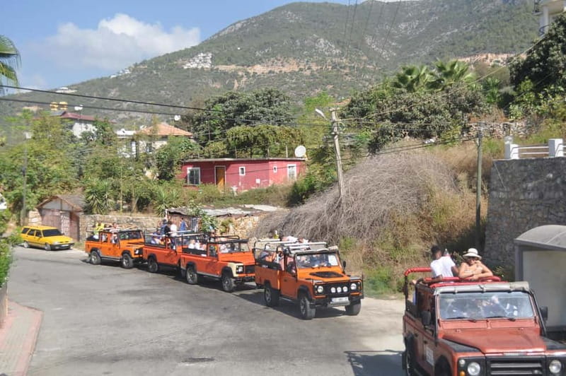 Sapadere Jeep Safari: Taurus Mountains, Waterfall & Cave - Lunch beside the mountain water