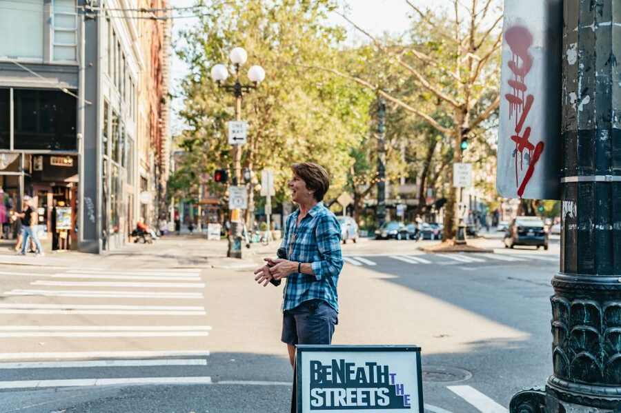Seattle: Guided Underground Walking Tour - What the guides add to the hour