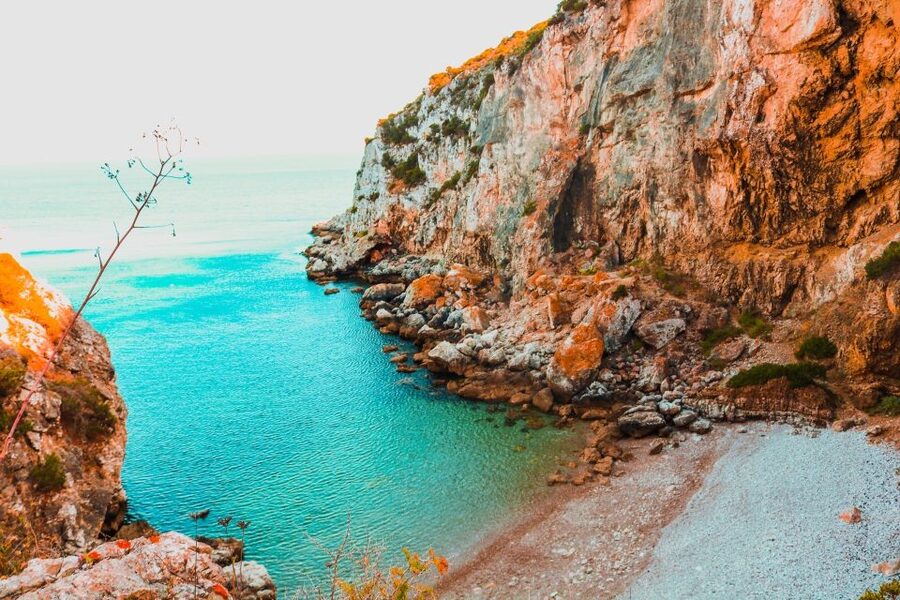 Sesimbra: Arrábida Beaches & Caves Boat Tour with Snorkeling - Baleeira and the coast’s working past