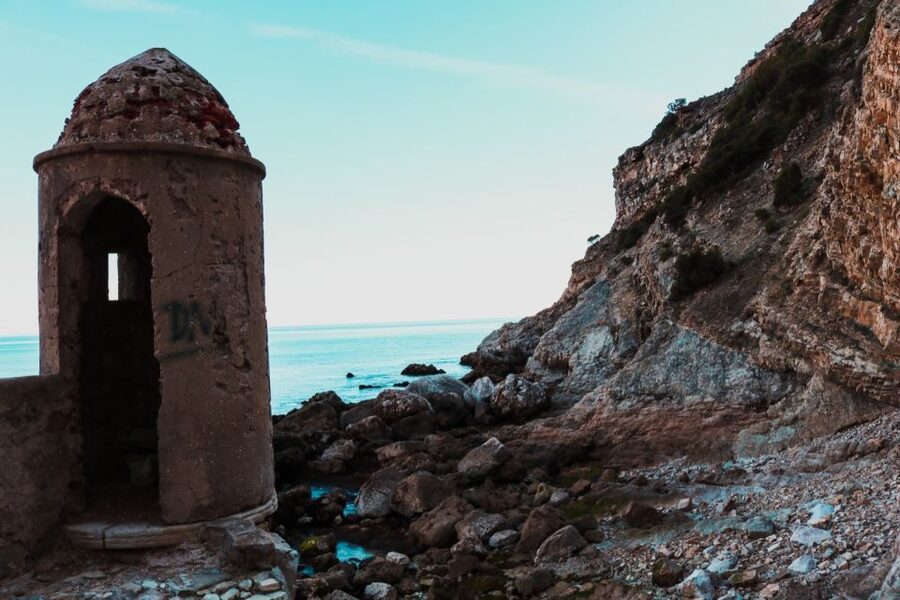 Sesimbra: Arrábida Beaches & Caves Boat Tour with Snorkeling - Caves, Cabo Espichel, and the return route