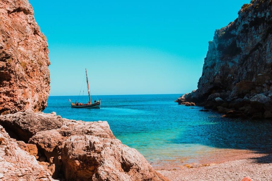 Sesimbra: Arrábida Beaches & Caves Boat Tour with Snorkeling - What $58 gets you