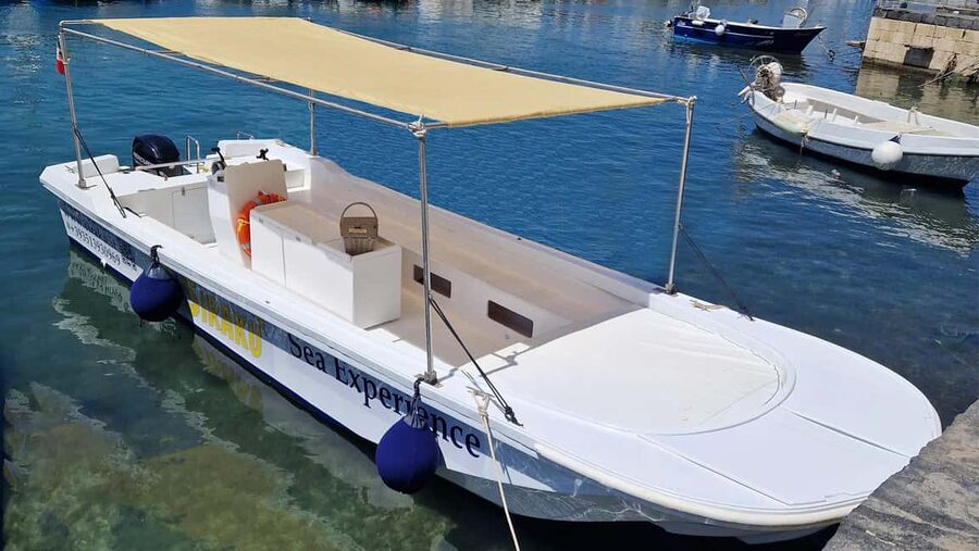 Siracusa: Ortigia & Sea Caves Boat Tour w/ Prosecco & Fruit - Sea Caves Along the Syracuse Coast