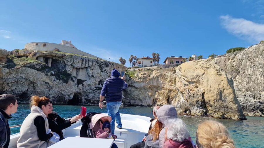 Siracusa: Ortigia & Sea Caves Boat Tour w/ Prosecco & Fruit - Who Will Enjoy This Boat Tour Most?