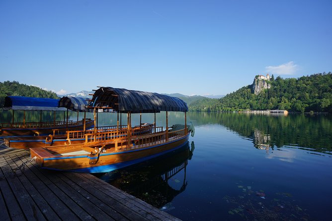 Slovenia in One Day: Lake Bled, Postojna Cave and Predjama Castle - What the driving and group size feel like