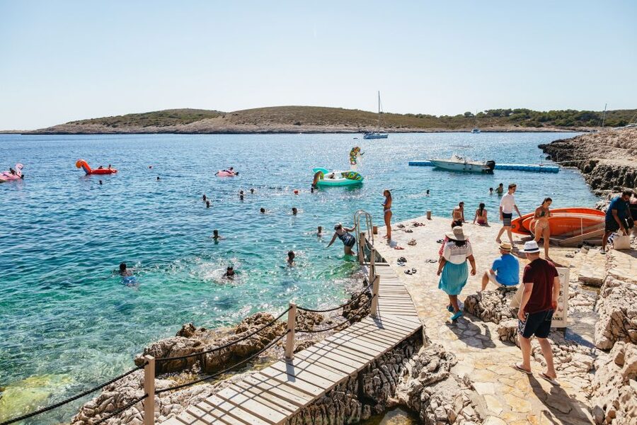 Split: Blue Cave, Vis & Hvar Full-Day Trip by Speedboat - Guides make or break a packed schedule