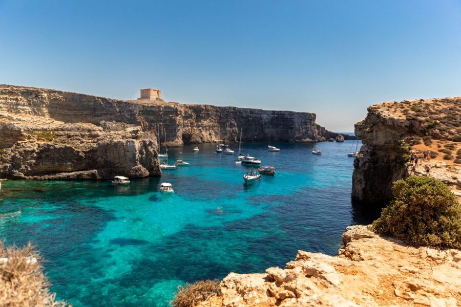 St Paul's Bay: Comino, Blue Lagoon, Gozo, & Caves Boat Tour - What the crew does well