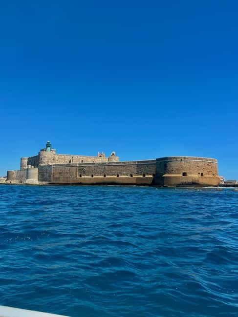 Syracuse: Ortigia Island & Sea Cave Boat Tour with Prosecco - Sea caves and the heart-shaped cave