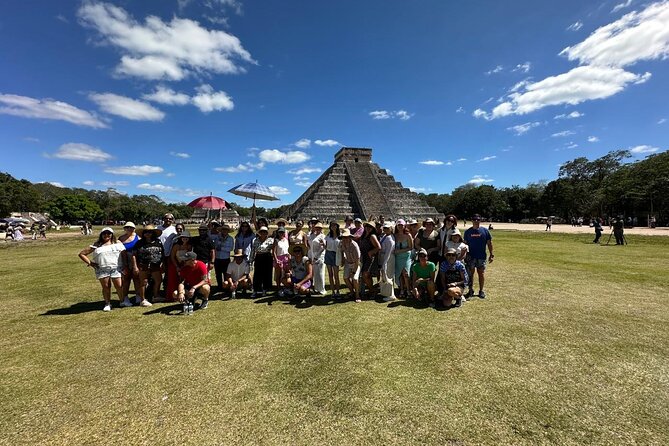 Tour to Chichen Itza-Tickets, food and cenote - Chichen Itza: two hours with the Maya site