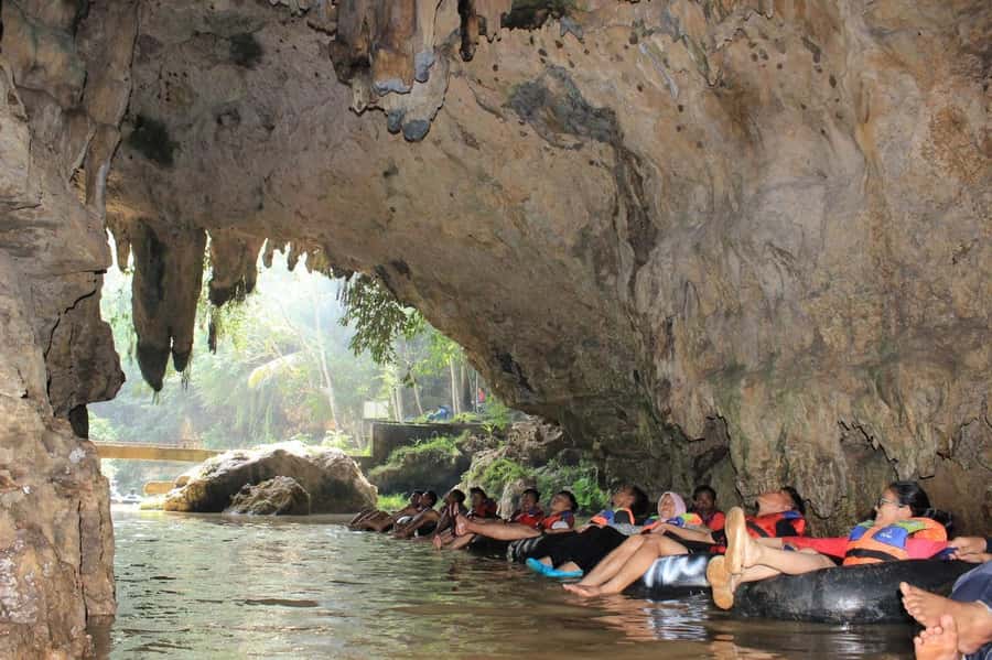 Yogyakarta: Jomblang Cave and Pindul Cave all inclusive Trip - Guide support and transport quality