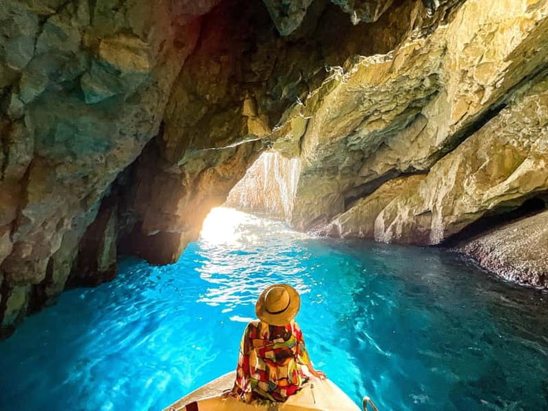 Zakinthos: Shipwreck Beach and Blue Caves Land and Sea Tour - Guides, group size, and the feel of the tour