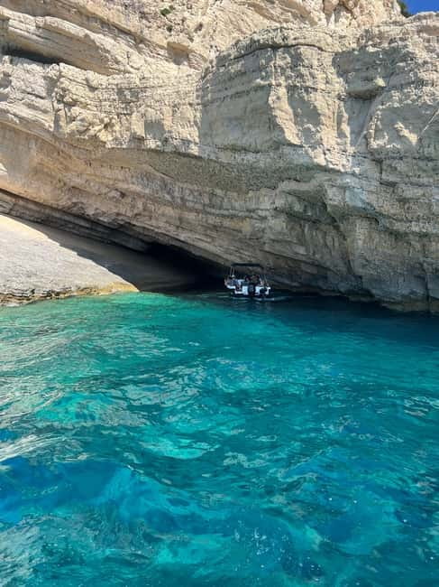 Zakynthos: Turtles, Marathonisi & Keri Caves Speedboat Tour - Looking for loggerhead turtles in the marine park
